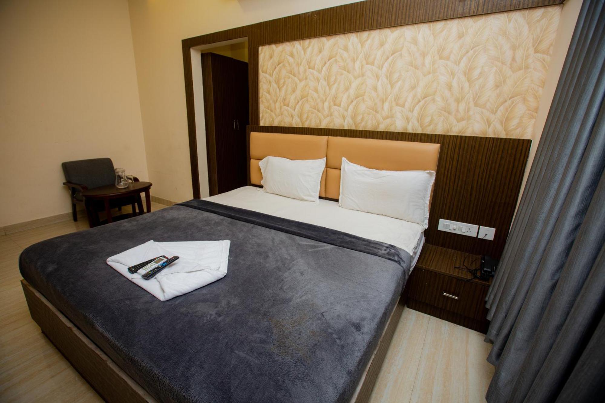 The Park Avenue Hotel - Business Class Hotel Near Central Railway Station Chennai Periyamet Dış mekan fotoğraf