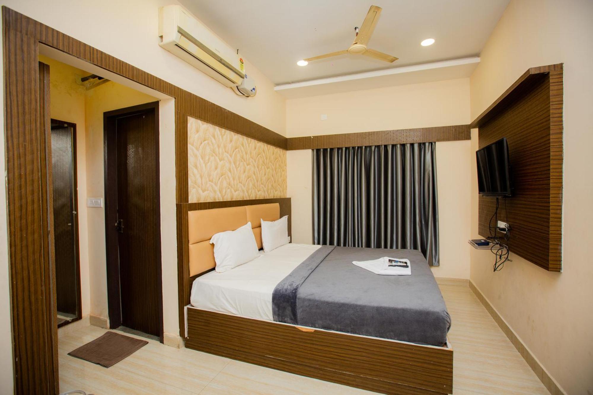 The Park Avenue Hotel - Business Class Hotel Near Central Railway Station Chennai Periyamet Dış mekan fotoğraf