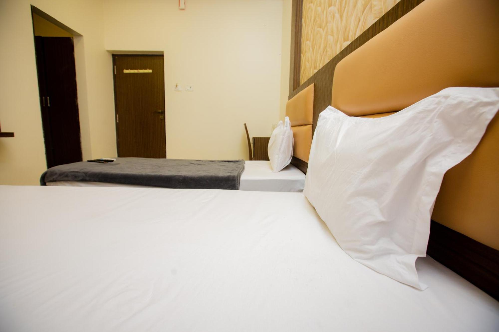 The Park Avenue Hotel - Business Class Hotel Near Central Railway Station Chennai Periyamet Dış mekan fotoğraf